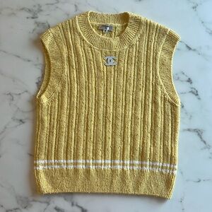 Vintage CHANEL Butter Yellow Sweater vest 38